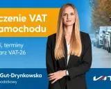 Natalia Gut-Drynkowska wyjaśnia odliczenie VAT od samochodu, warunki i formularz VAT-26. W tle rząd samochodów.
