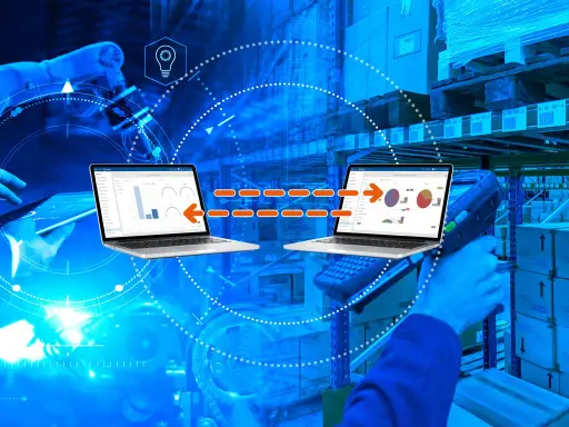 Nowoczesny magazyn z robotami i systemami, gdzie elektroniczna wymiana danych usprawnia logistykę.